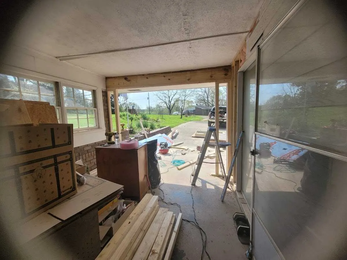 Air movers and dehumidifier for Water Mitigation Services in Fountain Inn